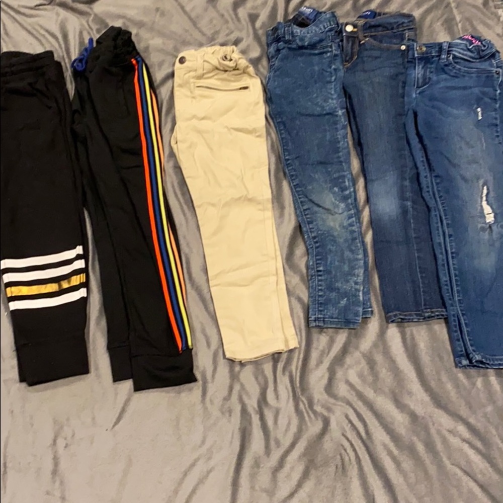 Lot of 6 pairs of Girls pants. Size 6 and 6/7.